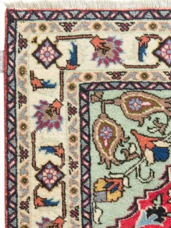 Kibek Ardebil mit Seide