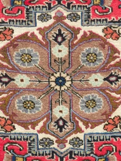 Kibek Ardebil mit Seide